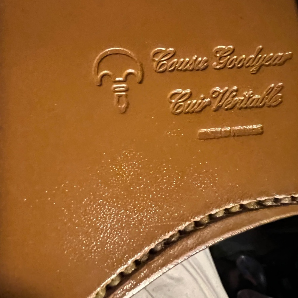 Size 36 Robert Clergerie -282600prune/Blanc/Tany DBL Verniprune item#3345548 - Picture 10 of 11